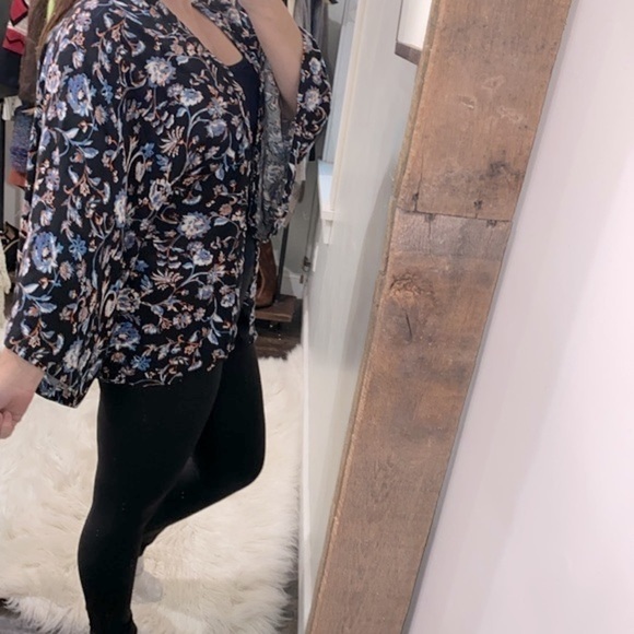 Sim & Sam black floral kimono top size small - Picture 3 of 7